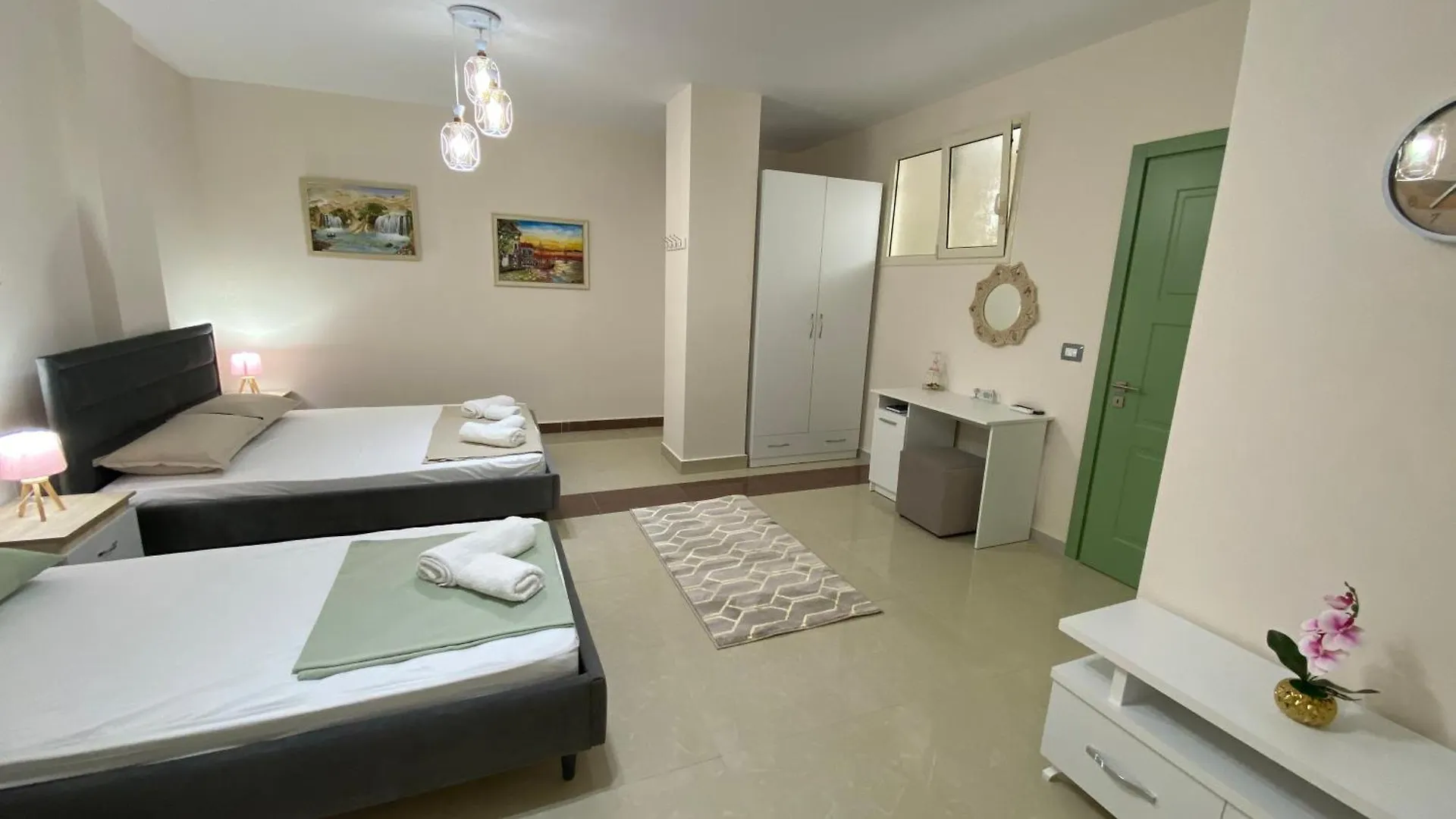 Guest house Tinas Rooms Durres