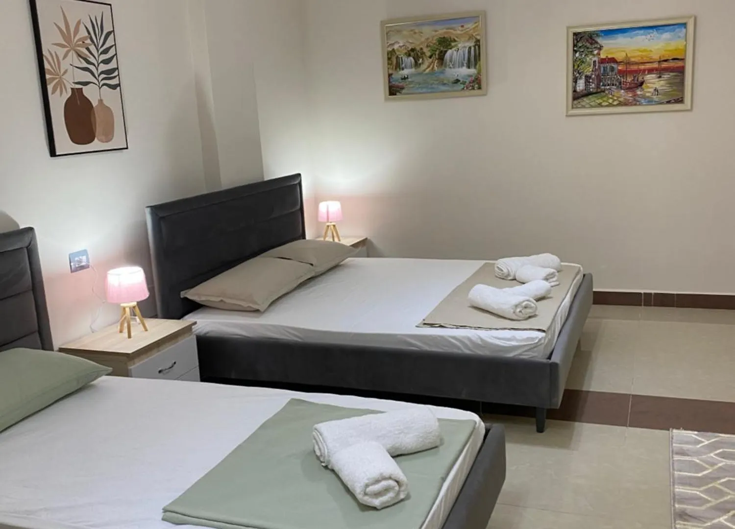 Tinas Rooms Durres Guest house