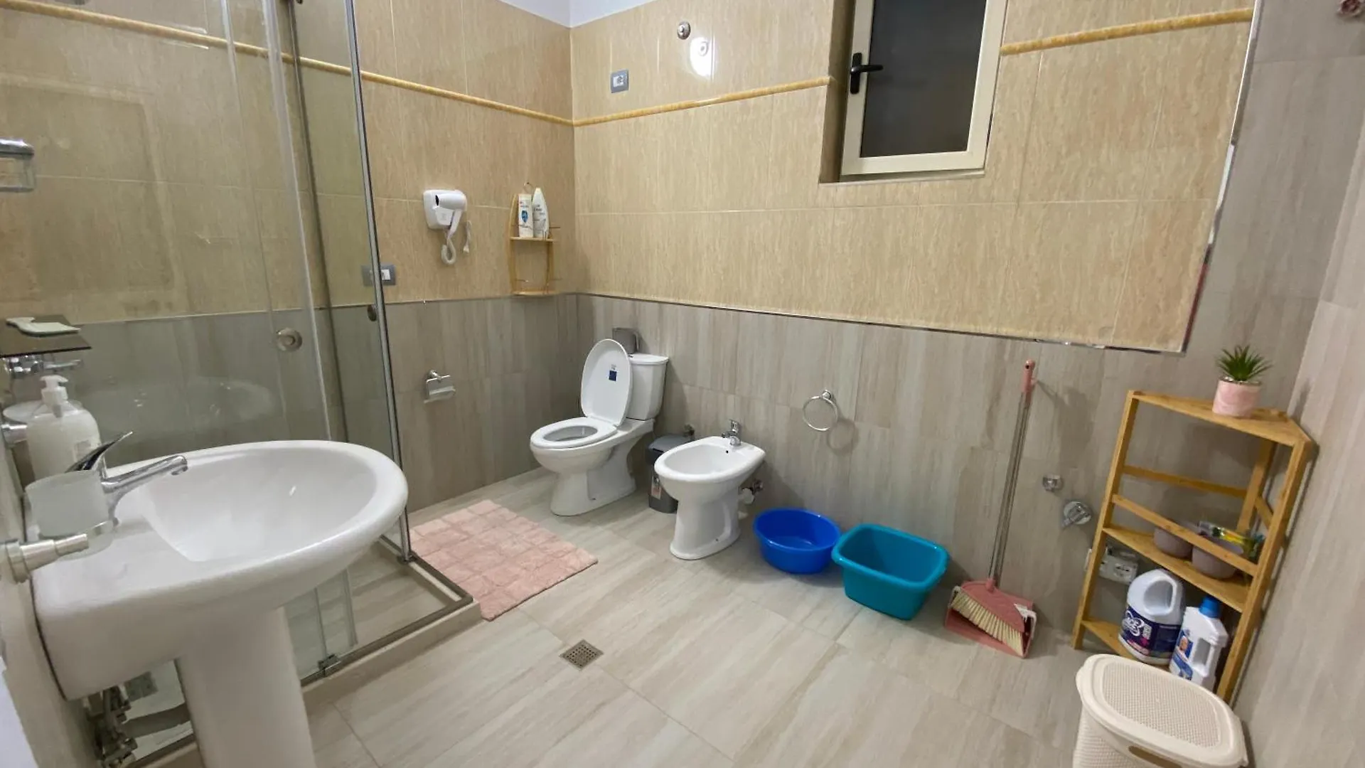 Guest house Tinas Rooms Durres Albania