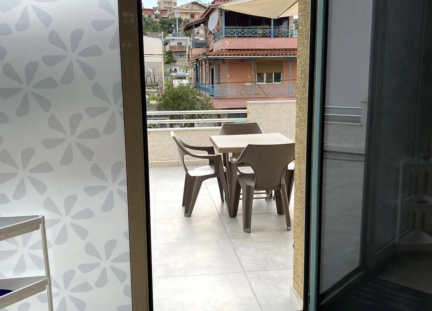 Tinas Rooms Durres Guest house